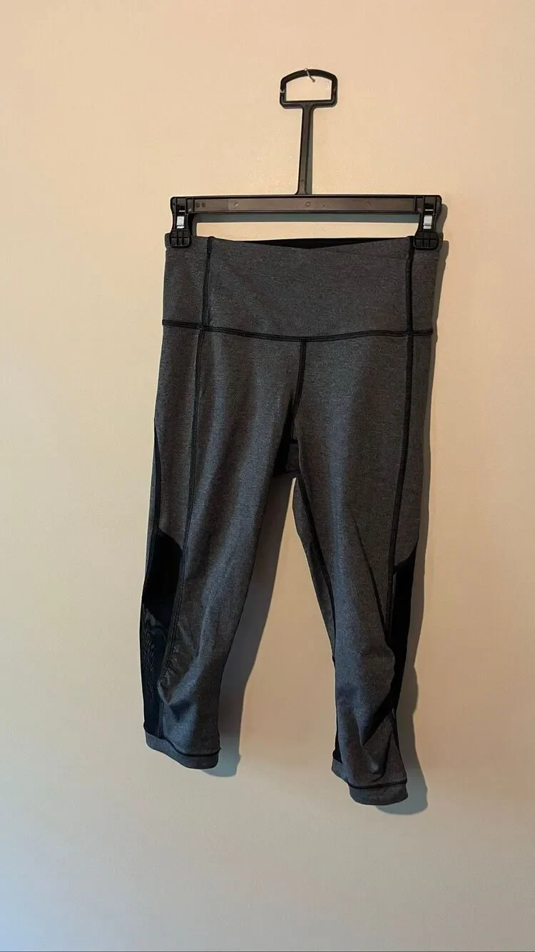 Lululemon Enlite Crop Leggings Size 4 small Heathered Grey Mesh Panel Yoga Run